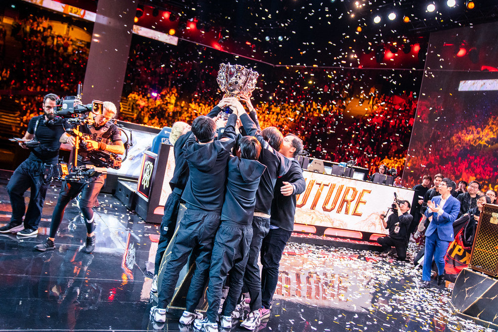 【皮肤局？JKL选出自己的冠军皮肤霞，自信之选！】 (玩梗)